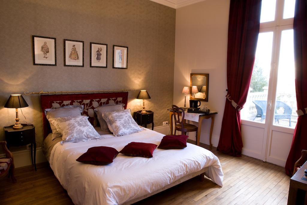 Le Manoir De Crisolles Acomodação com café da manhã Quarto foto